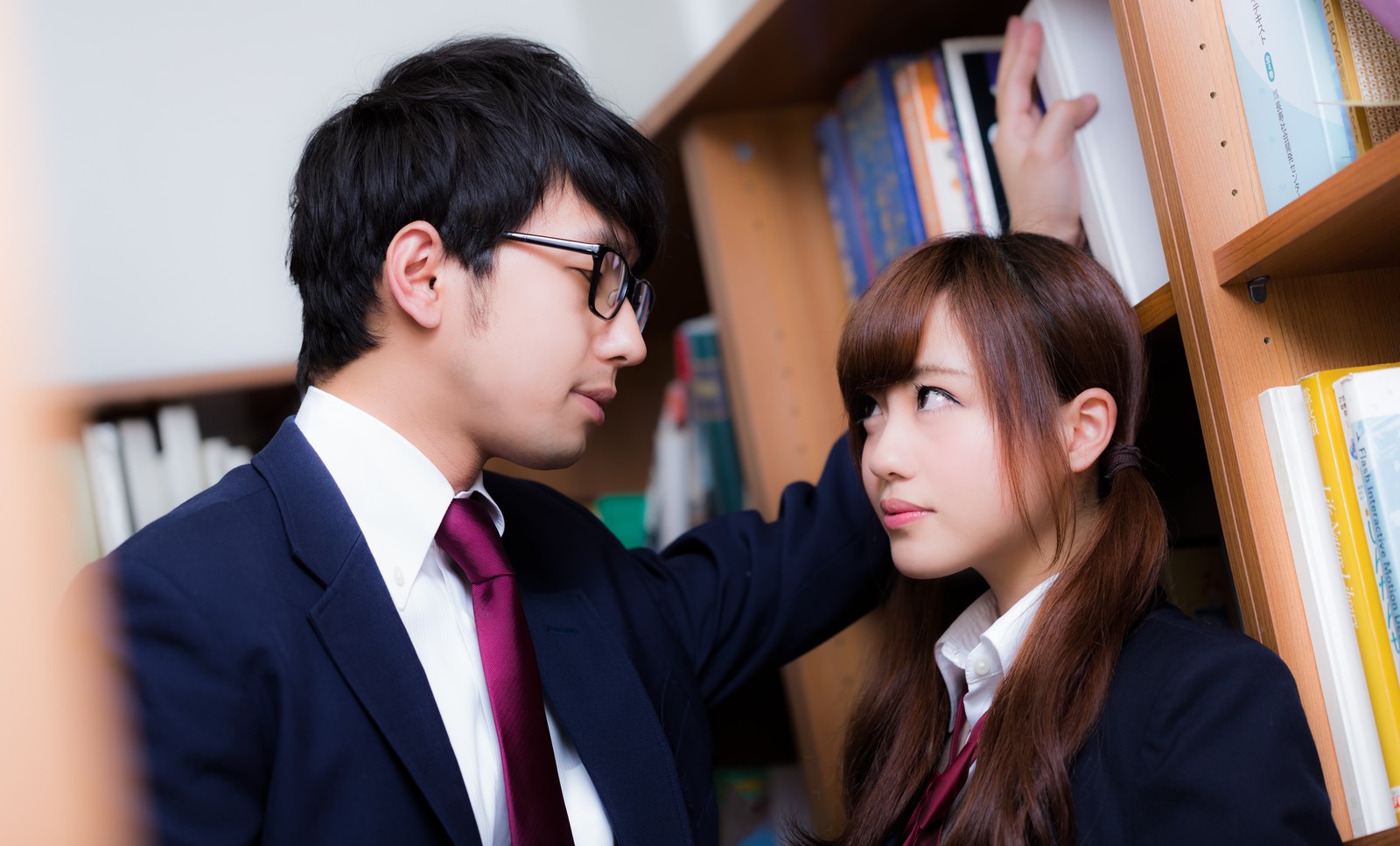 女子高生に壁ドン 時間の無駄だと思った女性を損切りした方が良い理由