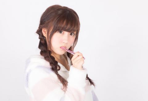 かまってちゃん女性が執着する男性は？